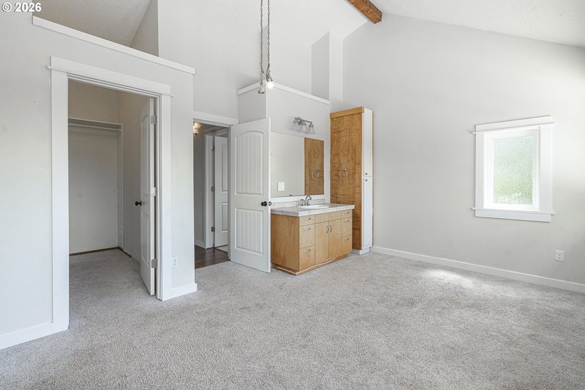 4 bed, 2.5-bath home offering 2,386 sq ft of thoughtfully - photo 27