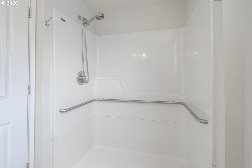 4 bed, 2.5-bath home offering 2,386 sq ft of thoughtfully - photo 33