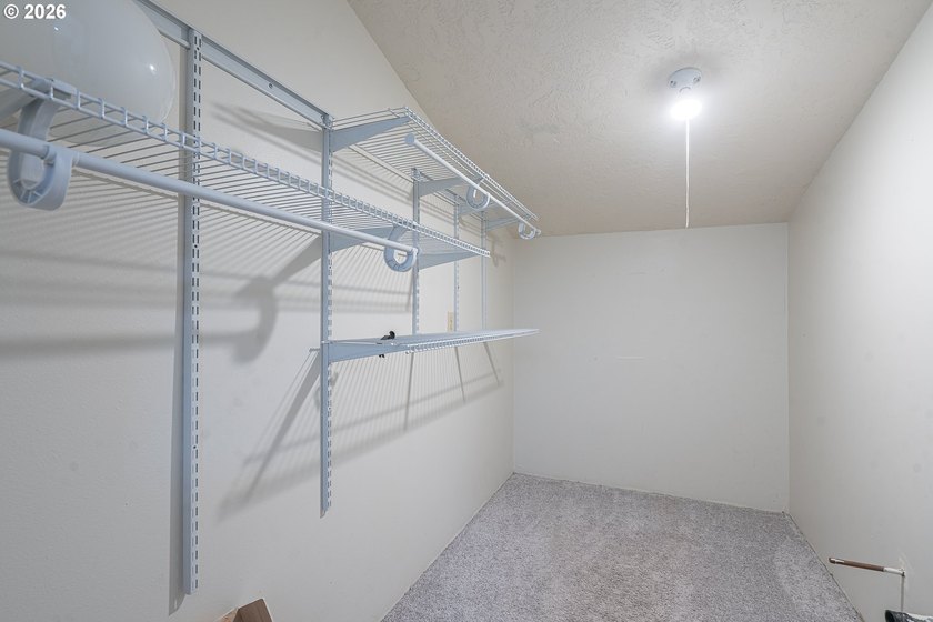 4 bed, 2.5-bath home offering 2,386 sq ft of thoughtfully - photo 36