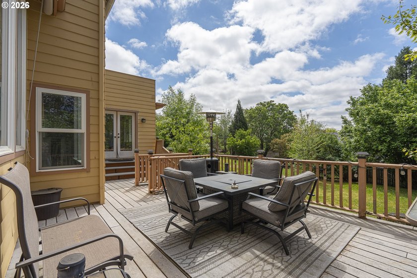 4 bed, 2.5-bath home offering 2,386 sq ft of thoughtfully - photo 38