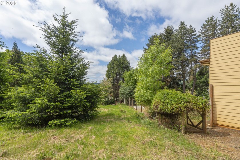 4 bed, 2.5-bath home offering 2,386 sq ft of thoughtfully - photo 43