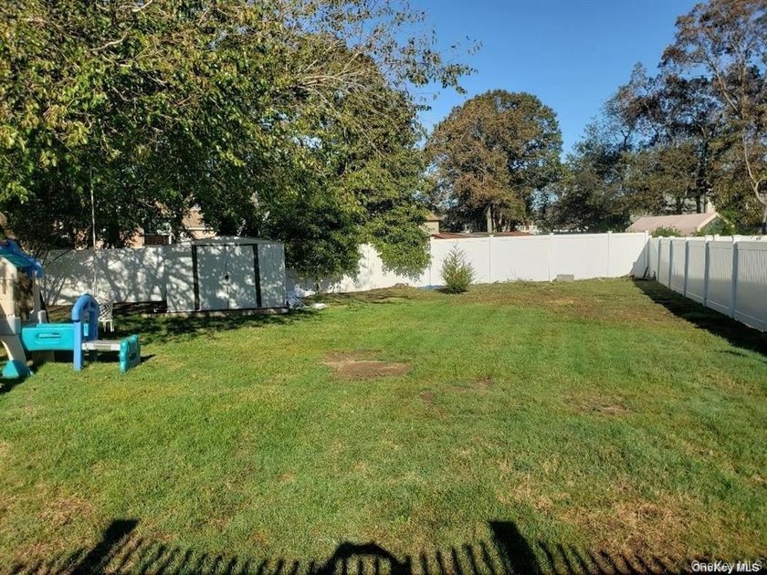 Home on Huge Parcel of Land with a Big Back Yard? Check!, Near - photo 3