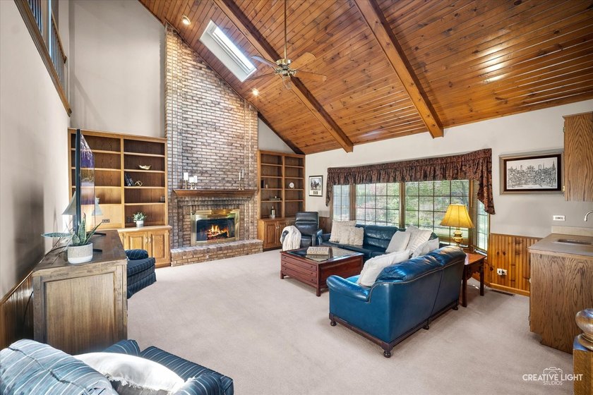 Tucked within the prestigious Royal Fox community, this - photo 14