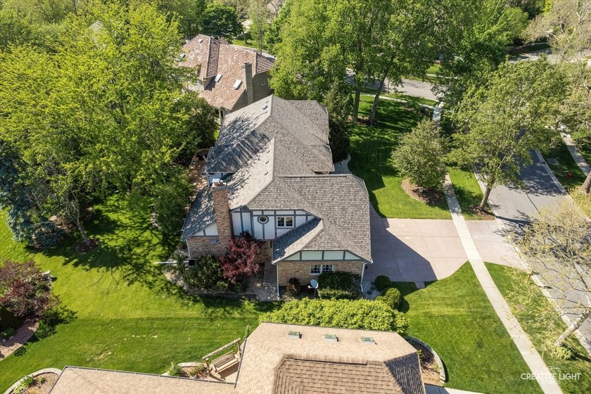 Tucked within the prestigious Royal Fox community, this - photo 35