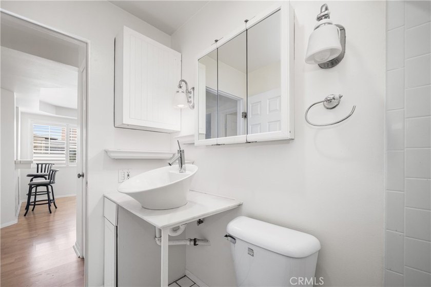 Welcome to Unit 311 at Pars Plaza, a beautifully maintained - photo 37