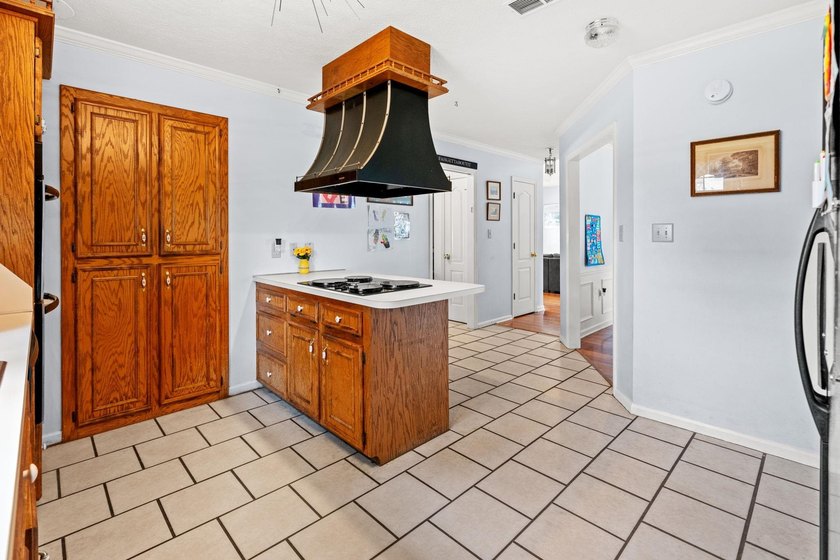 Custom built all-brick home, with a large private pool, on a - photo 15