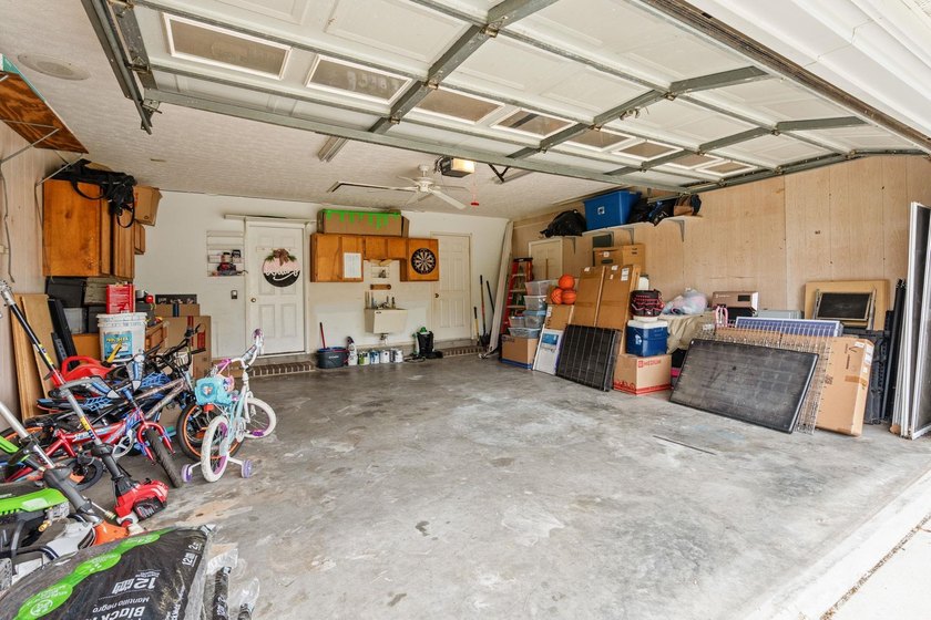 Custom built all-brick home, with a large private pool, on a - photo 28