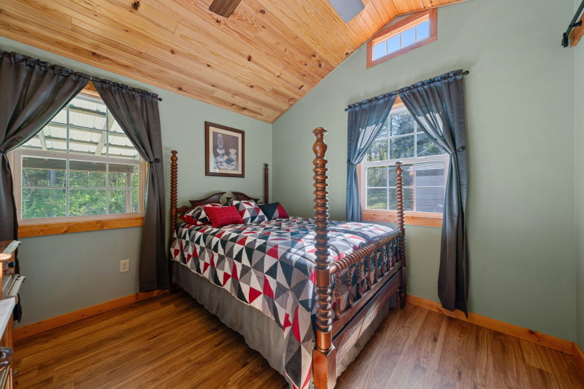 Unrestricted, Lakefront Tiny Home on 5.74 acres! - photo 8