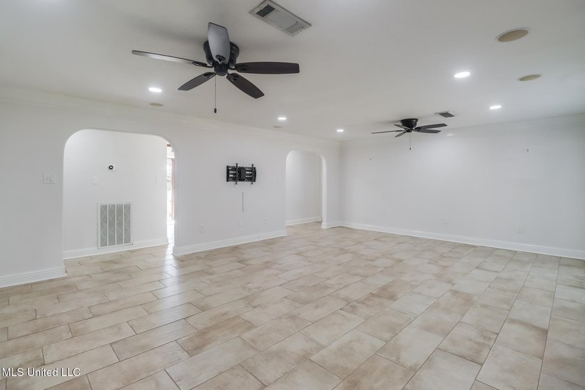 Assumable 2.75% VA mortgage + Bayou View Schools-- great rate - photo 11
