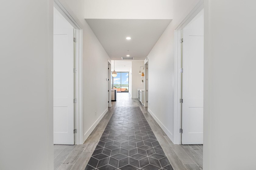Seller motivated! Discover elevated ocean-to-river luxury- - photo 22
