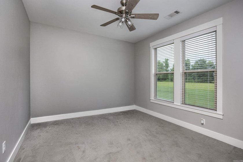 Beautiful custom home built by Alan Schrader in the desirable - photo 25