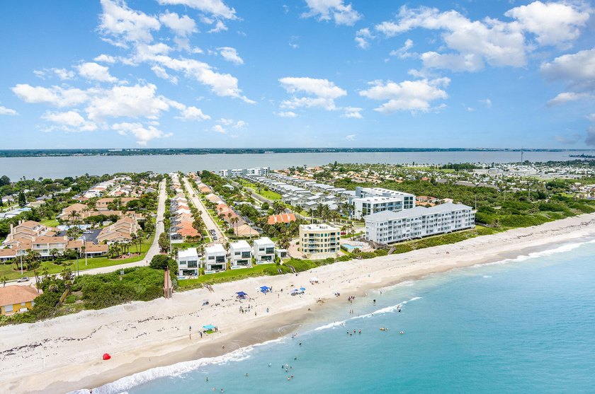 Seller motivated! Discover elevated ocean-to-river luxury- - photo 32