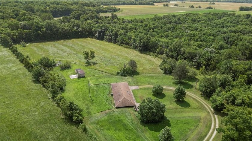 Enjoy all that country living has to offer with this amazing 7 - photo 46
