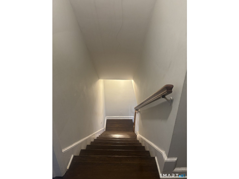 This beautiful colonial offers timeless charm with comfortable - photo 4
