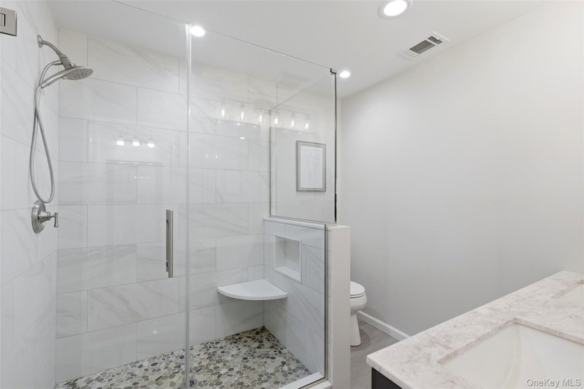 Welcome to 84 Erik Drive, a beautifully updated Devon end unit - photo 18