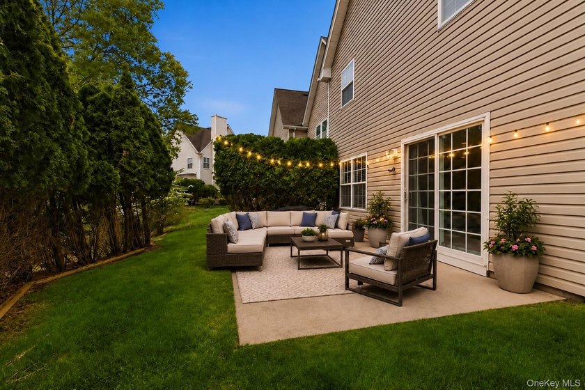 Welcome to 84 Erik Drive, a beautifully updated Devon end unit - photo 25