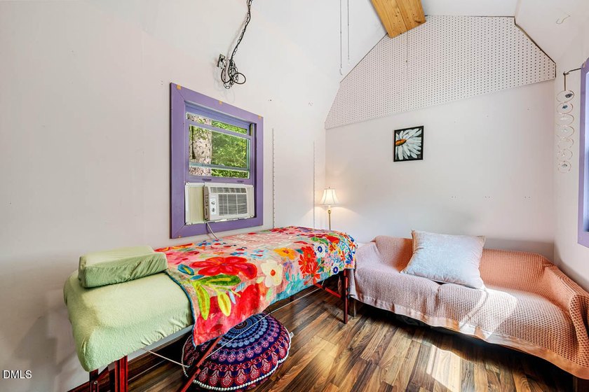 Magical treehouse retreat just minutes from downtown Pittsboro - photo 31