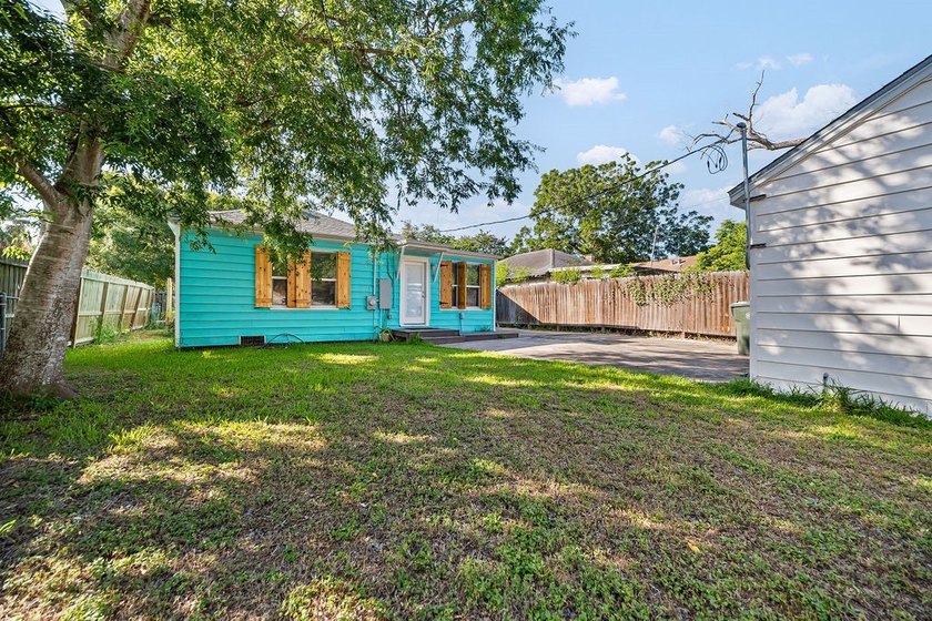 This beautifully renovated home is located in the Del Monte - photo 35