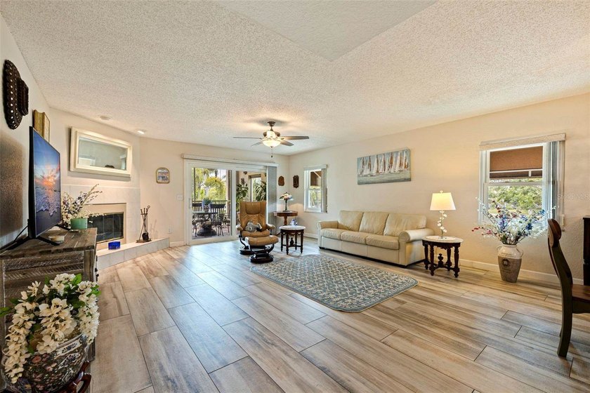 Tucked within one of Tierra Verde's most desirable waterfront - photo 7