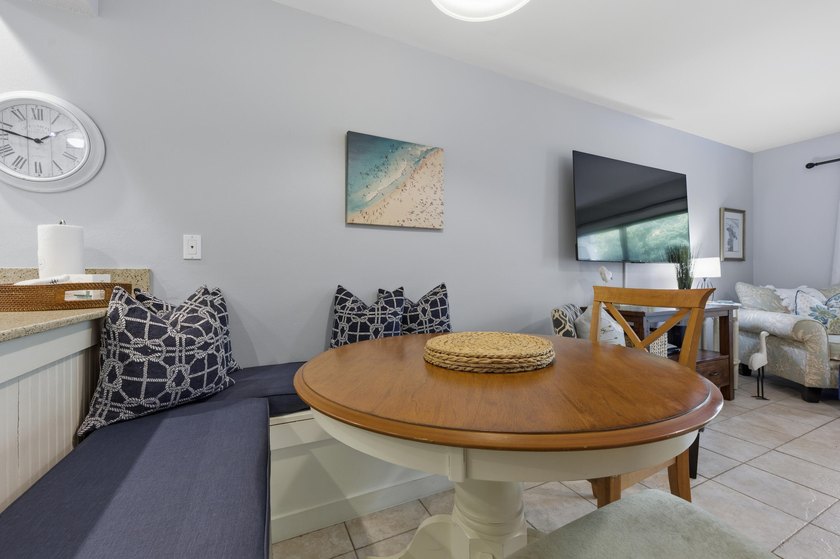 Charming 2-bedroom, 1.5-bath townhouse in Cassine Gardens - photo 9