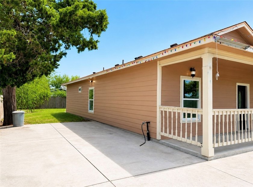 Great opportunity in an unbeatable location! Built in 2021! This - photo 15