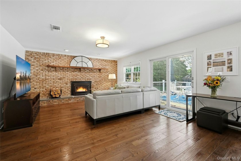 Discover the perfect blend of charm, comfort, and convenience in - photo 22
