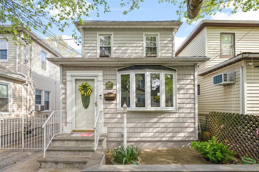 Welcome to 2839 Wellman Avenue, a well maintained single family - photo 2