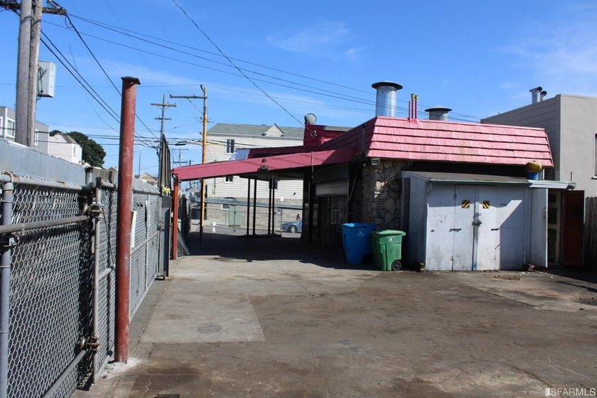 Commercial building on lot zoned RH2 with possibility of third - photo 5