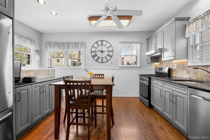 Welcome to 2839 Wellman Avenue, a well maintained single family - photo 9