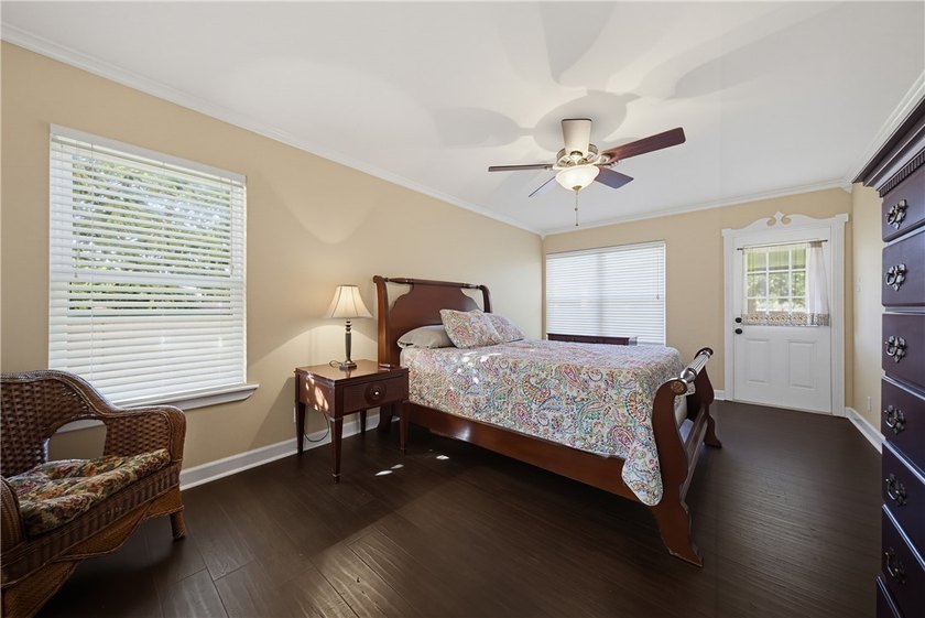 LOCATED in the heart of Portland! This beautifully maintained - photo 23