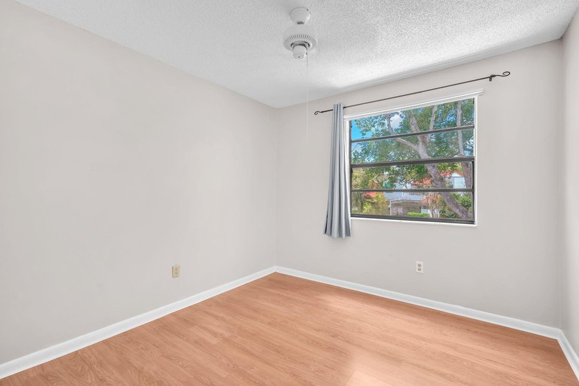 Spacious 2-story townhome in the Deer Pointe community of - photo 21