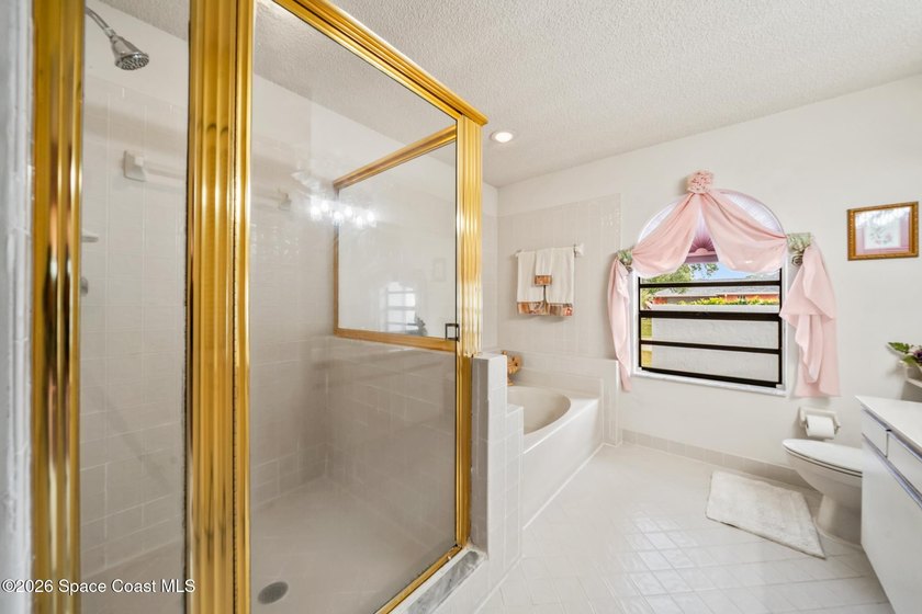 Beautifully maintained property located on quiet street lovingly - photo 33