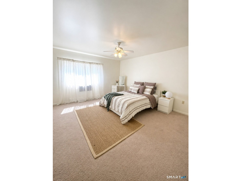 Move right into this beautifully updated 1-bedroom, 1-bath condo - photo 8
