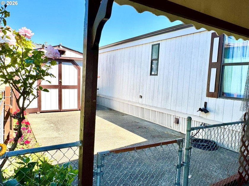 In a small, attractive 55+ park NEAR BEACHES and the harbor - photo 15