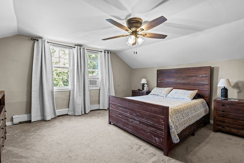 Welcome to this well-maintained 3-bedroom, 1-bath home offering - photo 31