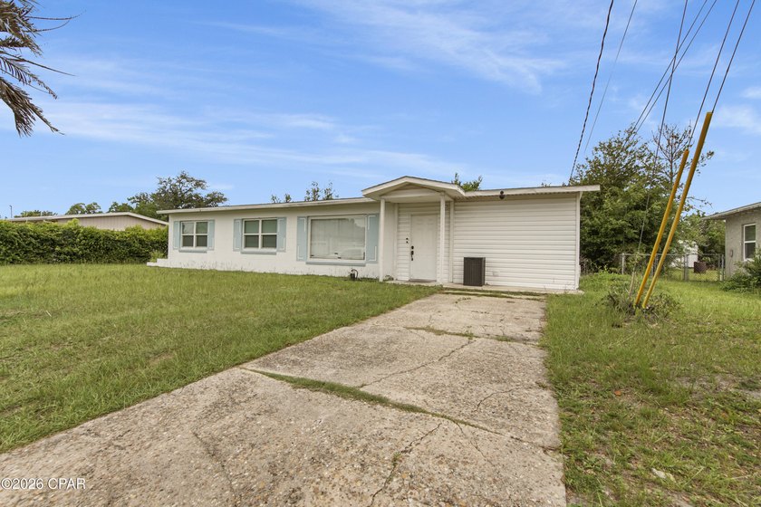 Charming, Move-In Ready Block Home in Central Panama City! - photo 2