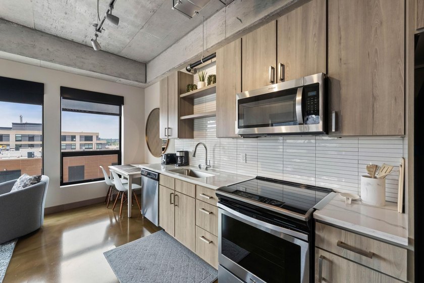 Welcome to Sable, one of the newest condo buildings in North - photo 3