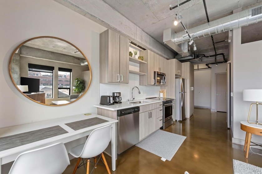 Welcome to Sable, one of the newest condo buildings in North - photo 5