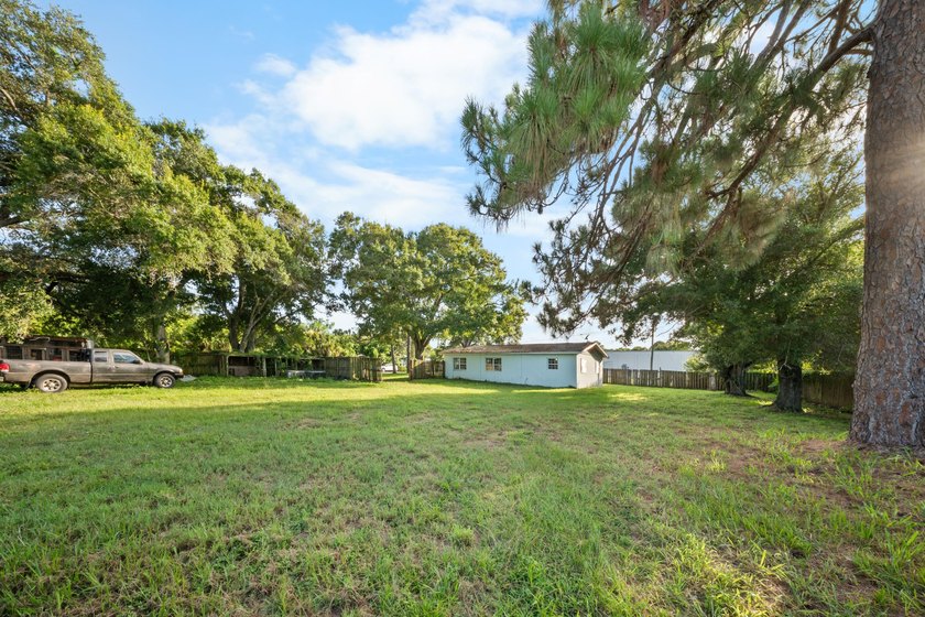 Unique opportunity to own a secluded property in the heart of - photo 12
