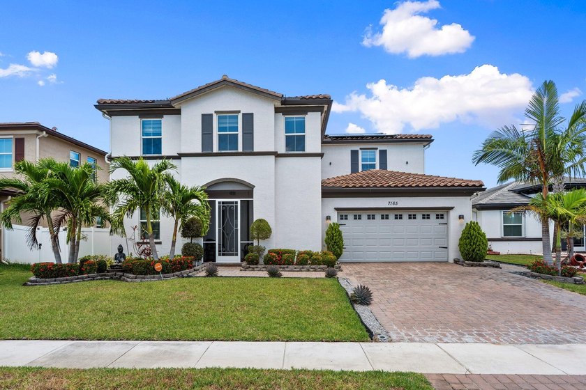 Priced to sell, $8,600 credit to buyer for cosmetic improvements - photo 2