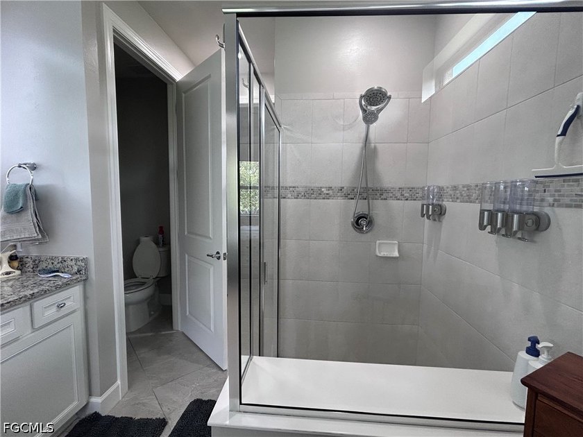 Welcome to your dream home in the highly sought-after community - photo 18