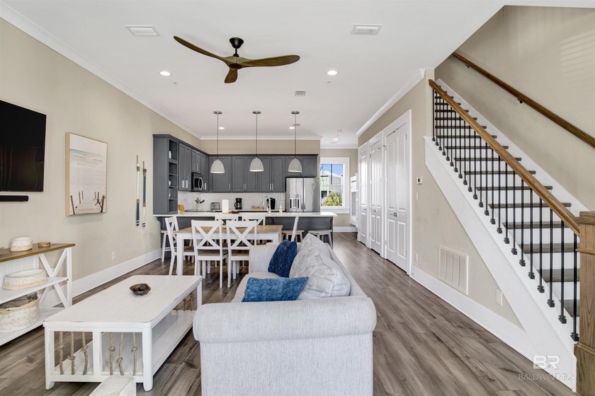Beautifully decorated 3bed/4bath coastal home with views of the - photo 2