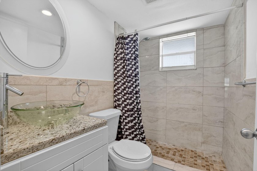 Enjoy relaxed South Florida living in this 1-bedroom, 1.5-bath - photo 20