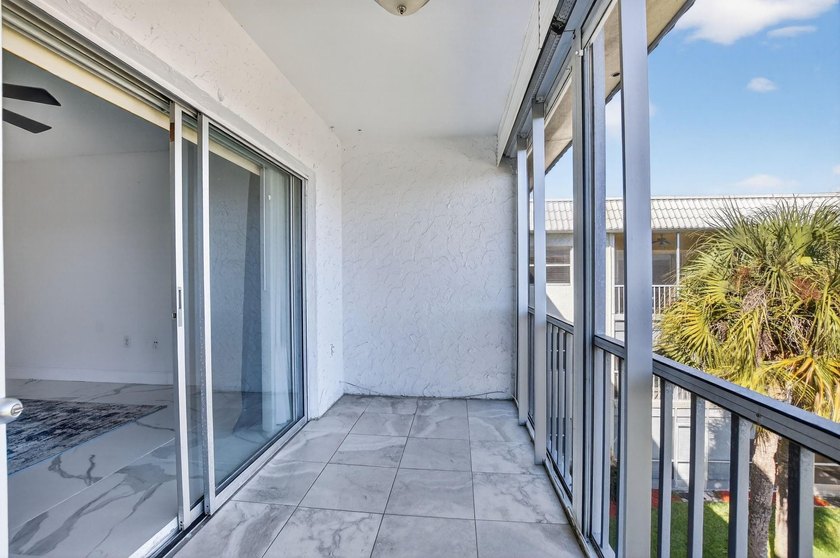 Enjoy relaxed South Florida living in this 1-bedroom, 1.5-bath - photo 23