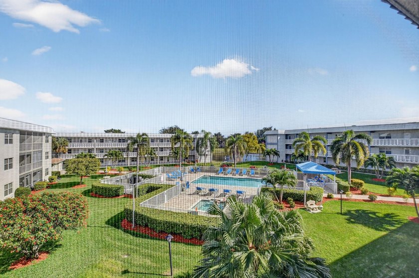 Enjoy relaxed South Florida living in this 1-bedroom, 1.5-bath - photo 25
