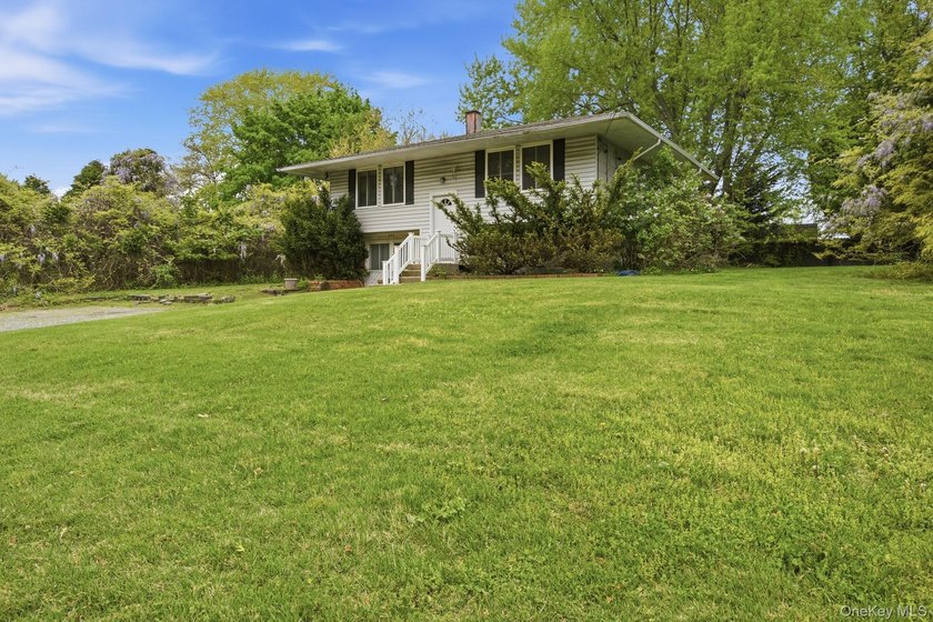 Attention Investors &amp; Multi-Generational buyers! Discover this - photo 2