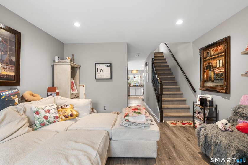 Rare Greenwich opportunity! This side-by-side duplex at 9 - photo 3