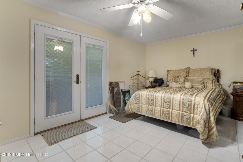 Golf Cart Living in Fort Bayou Estates - Solid Brick Home with - photo 17