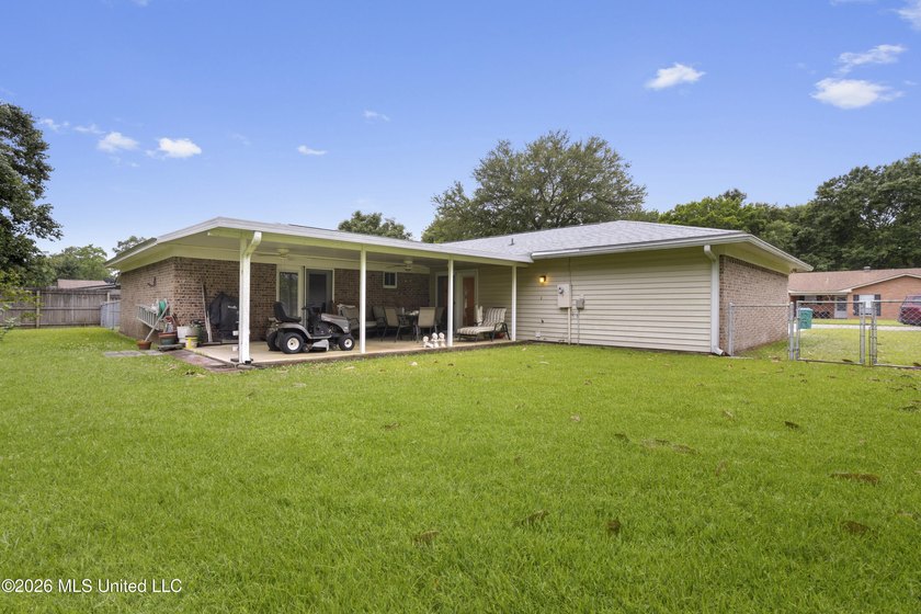 Golf Cart Living in Fort Bayou Estates - Solid Brick Home with - photo 22
