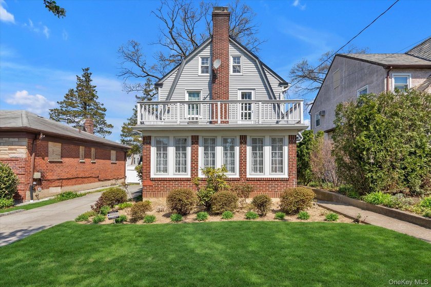 Welcome home to this cozy 3-bedroom colonial in the heart of - photo 21